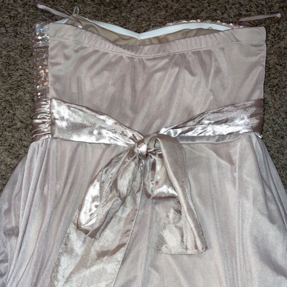 Prom/homecoming dress. Brand:deb Size:Xl